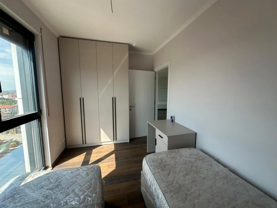 Tirane, jepet me qera apartament 2+1+Ballkon Kati 7, 118 m² 700 € (Kompleksi Akses)