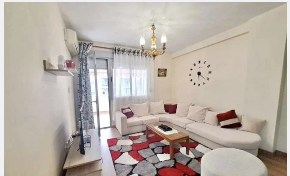 Tirane, jepet me qera apartament 2+1+Ballkon Kati 6, 104 m² 700 € (Condor Center , Rruga e Kavajes)