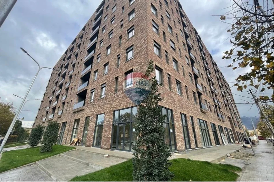 Tirane, shitet 3+1 , 120 m² 182.000 € (Rruga 5 Maji)