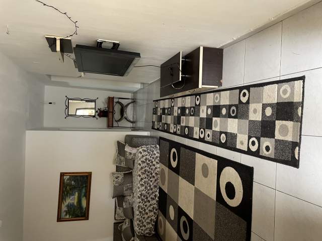 Tirane, jepet me qera apartament 1+1+A+BLK Kati 1, 70 m² 300 Euro (Siri kodra)