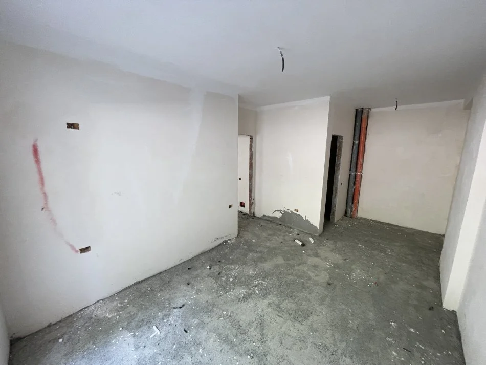 Tirane, shes apartament 2+1+Aneks+Ballkon Kati 1, 127 m² 191.000 € (Rruga Elbasanit)