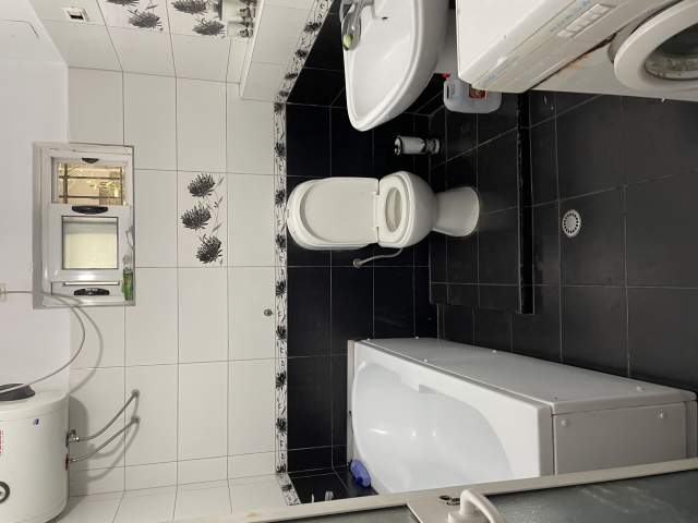 Tirane, jepet me qera apartament 1+1+A+BLK Kati 1, 70 m² 300 Euro (Siri kodra)