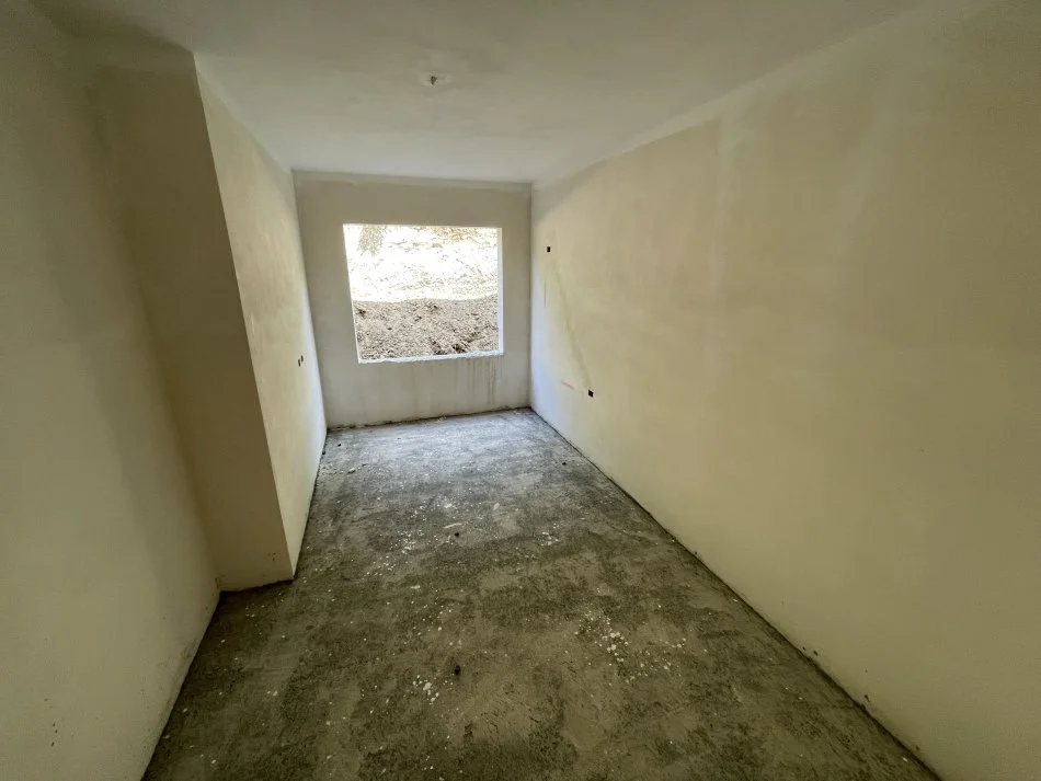 Tirane, shes apartament 2+1+Aneks+Ballkon Kati 1, 127 m² 191.000 € (Rruga Elbasanit)