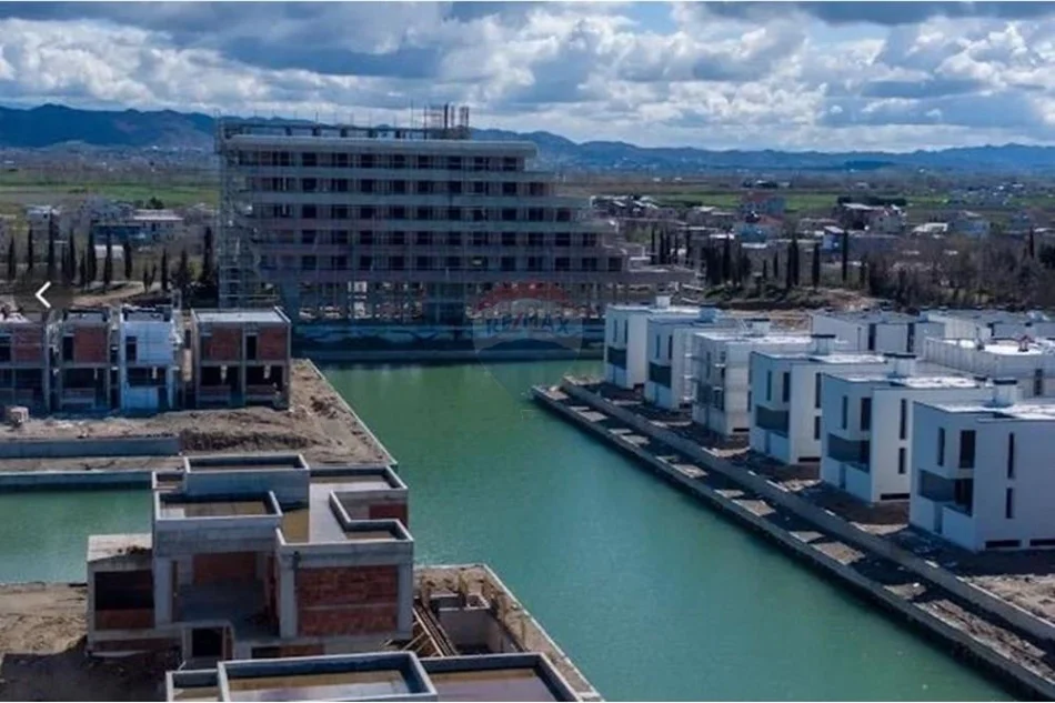 Durres, shitet 1 Katshe , 443 m² 700.000 € (Gjiri i Lalzit)