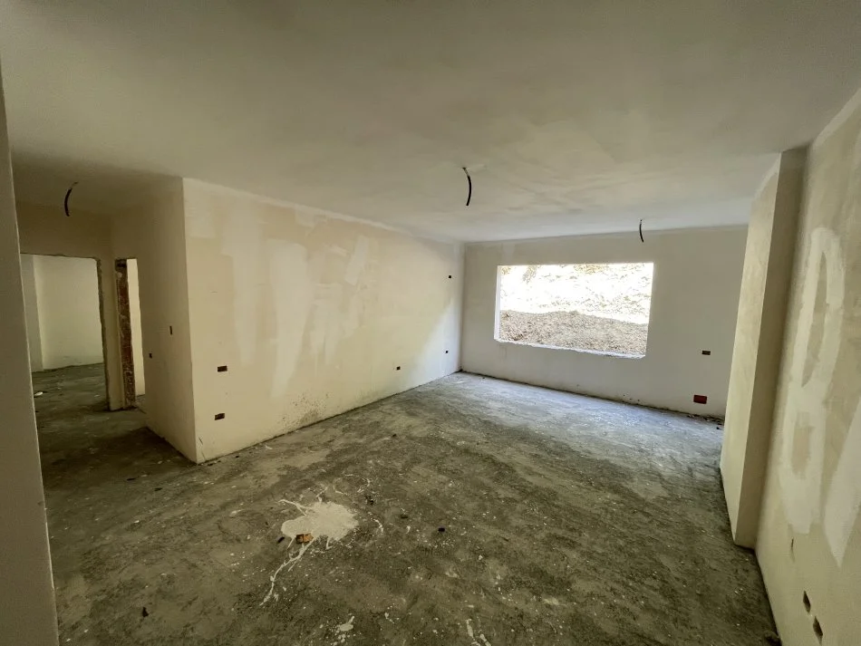 Tirane, shes apartament 2+1+Aneks+Ballkon Kati 1, 127 m² 191.000 € (Rruga Elbasanit)