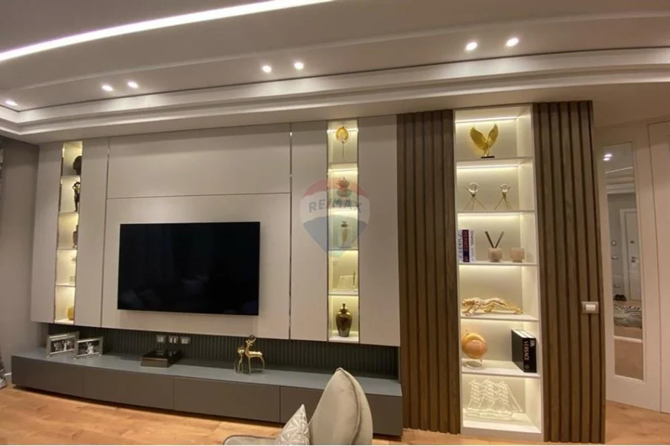 Tirane, shitet 3+1 , 181 m² 355.000 € (Ish Fusha e Aviacionit)