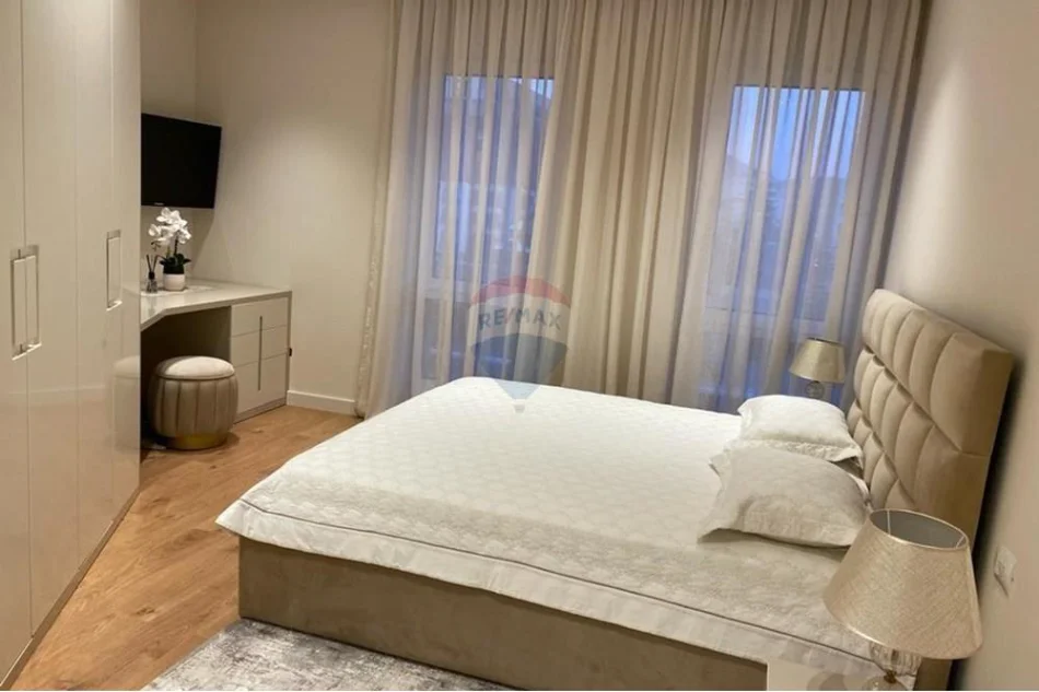 Tirane, shitet 3+1 , 181 m² 355.000 € (Ish Fusha e Aviacionit)