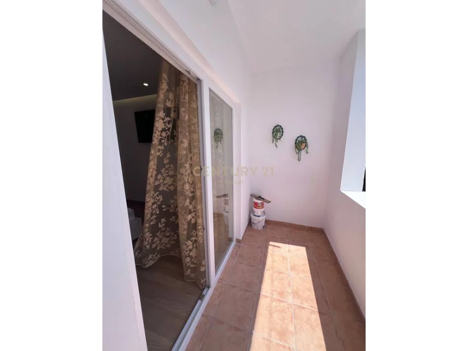 Tirane, jepet me qera apartament 2+1+Aneks+Ballkon Kati 3, 90 m² 850 € 