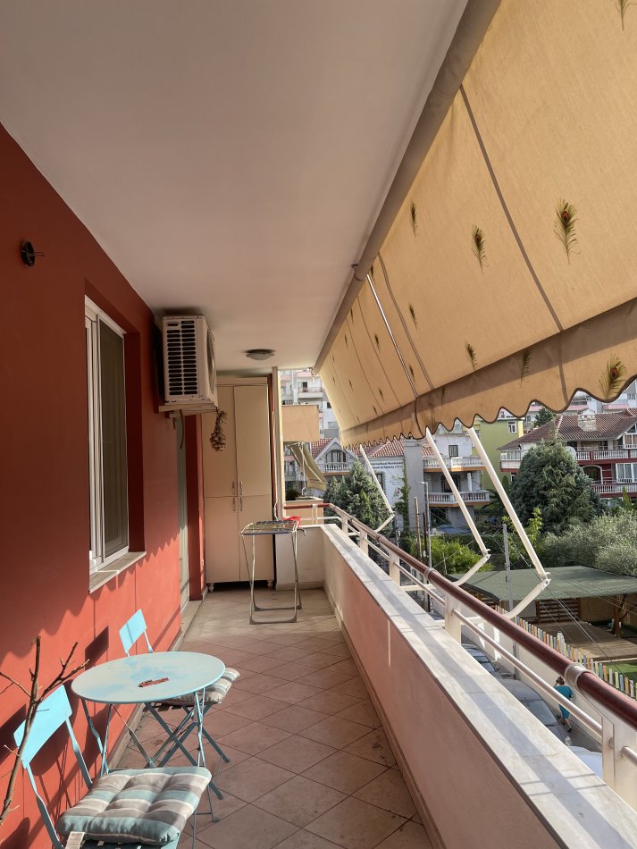 Tirane, jepet me qera apartament 2+1+Ballkon Kati 3, 100 m² 650 € (Rruga Bilal Golemi)