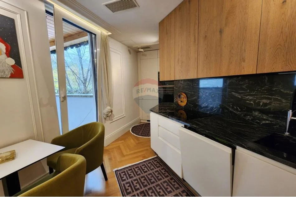 Tirane, shitet 2+1 , 165 m² 369.000 € (Kopshti Botanik)