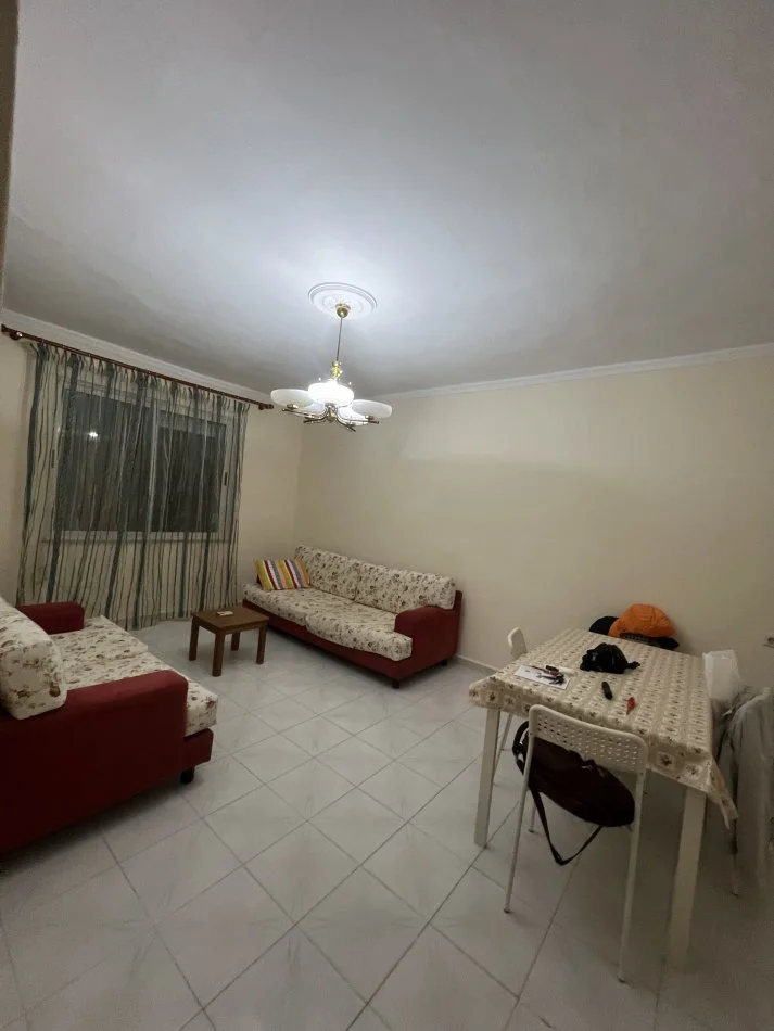 Tirane, jepet me qera apartament 1+1+Ballkon Kati 2, (Rruga “Sulejman Delvina”)