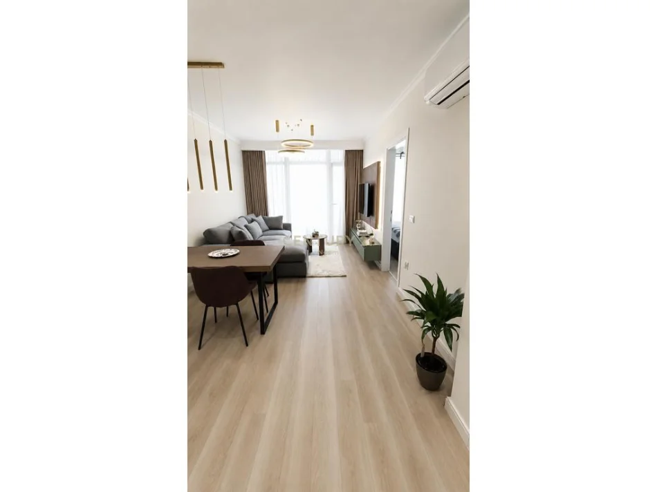 Tirane, jepet me qera apartament 1+1+Aneks+Ballkon Kati 7, 67 m² 650 € 