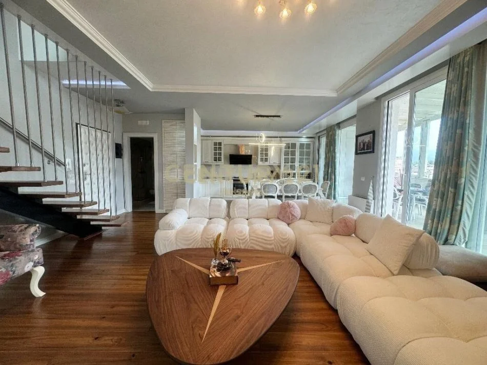 Tirane, jepet me qera apartament 2+1+Aneks+Ballkon Kati 4, 120 m² 1.500 € (Liqeni thate)