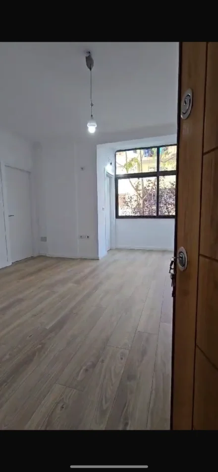 Tirane, shitet apartament 1+1 Kati 2, 38 m² 112.000 € (Rruga e Kavajes)