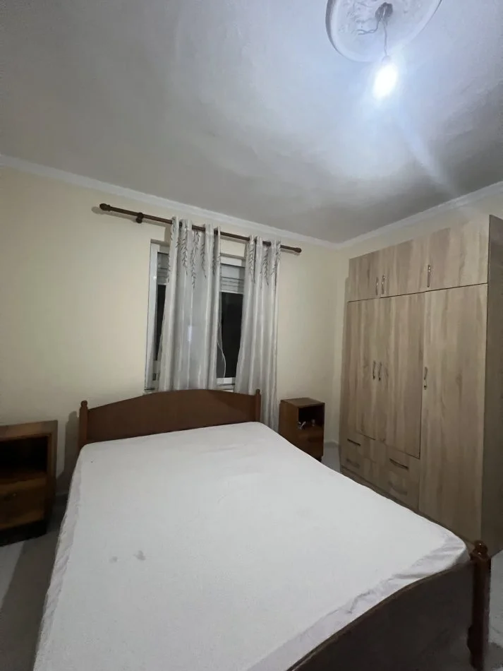 Tirane, jepet me qera apartament 1+1+Ballkon Kati 2, (Rruga “Sulejman Delvina”)