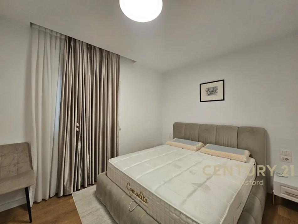 Tirane, jepet me qera apartament 2+1 Kati 7, 85 m² 750 € (Ish Fusha Aviacionit)