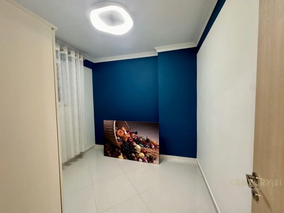 Tirane, jepet me qera apartament duplex 4+1+Aneks+Ballkon , 153 m² 1.500 € 
