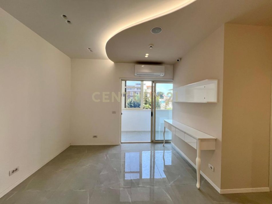 Tirane, shitet ambjent biznesi Kati 2, 133 m² 270.000 € (Hipoteka)