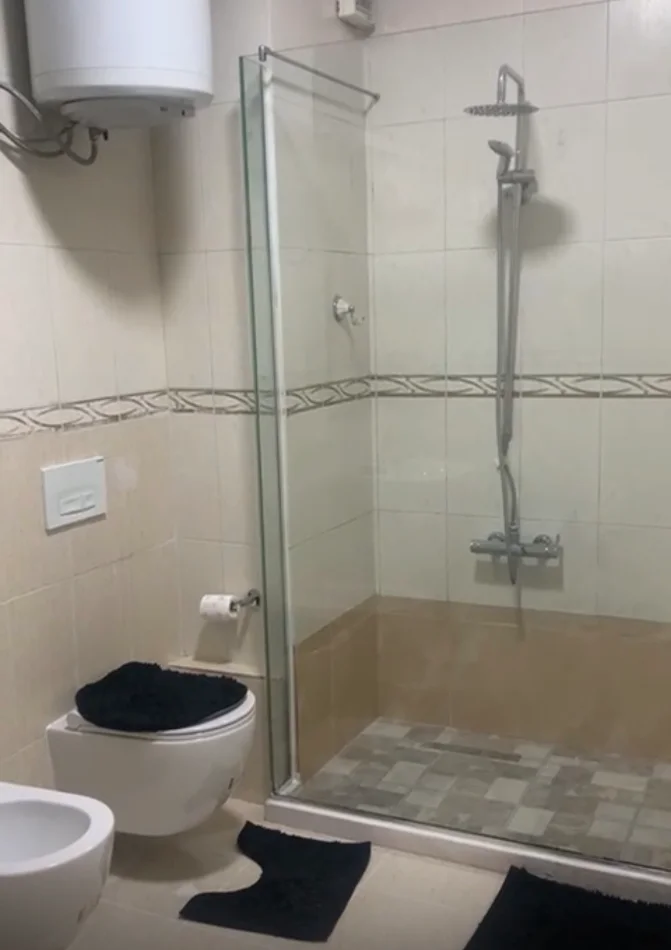 Tirane, jepet me qera apartament 1+1 Kati 4, 650 € (Rruga elbasanit)