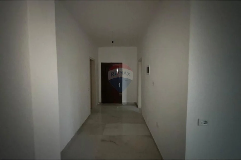 Tirane, shitet apartament 2+1 , 115 m² (Pallatet e Verdha)