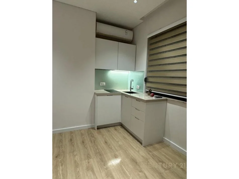 Tirane, jepet me qera apartament 1+1 Kati 1, 65 m² 1.500 € (Qender)