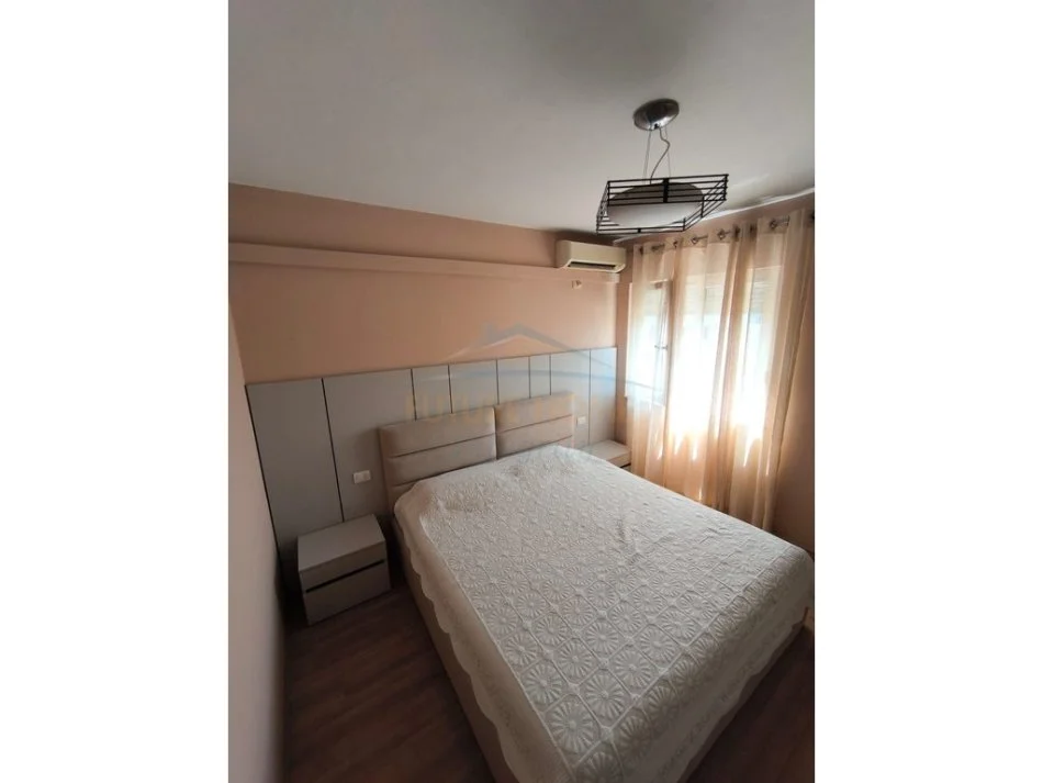 Tirane, shitet apartament 2+1+Ballkon Kati 6, 96 m² 210.000 € (Rruga Ali Visha)