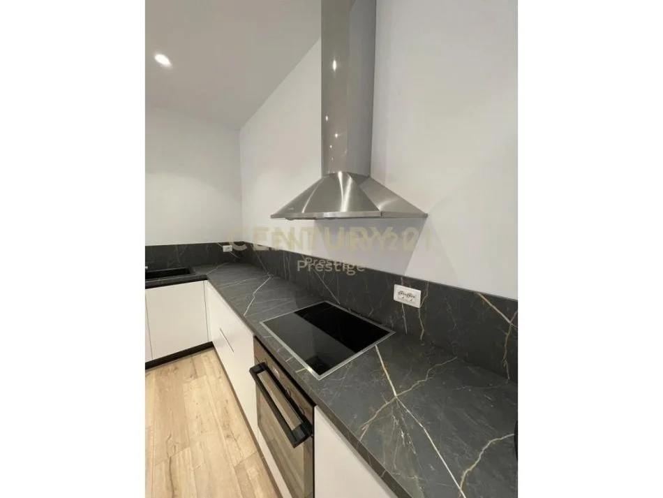 Tirane, jepet me qera apartament 2+1 Kati 4, 110 m² 1.500 € (Rruga e Elbasanit)