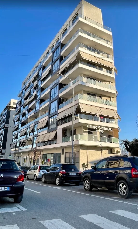 Tirane, shitet apartament 2+1 Kati 4, 122 m² 270.000 €