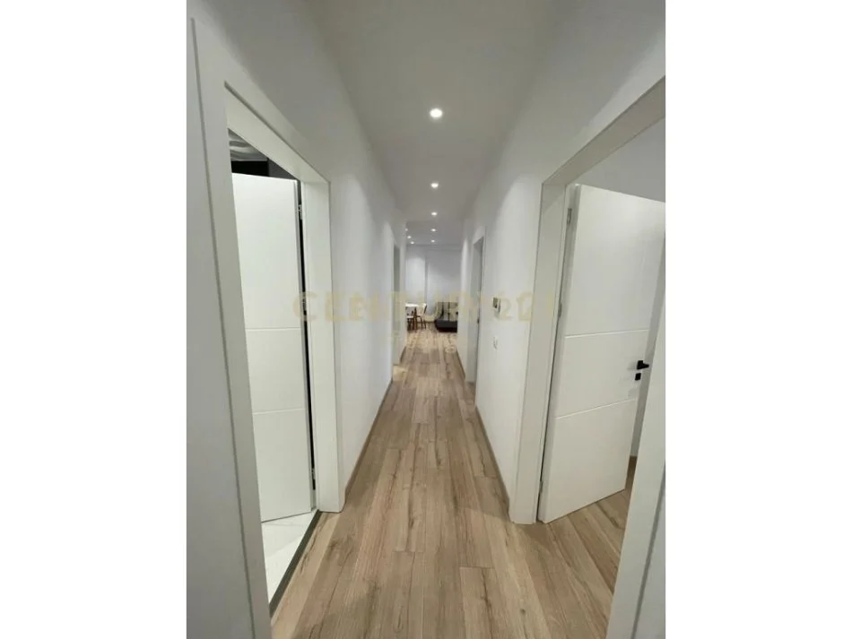Tirane, jepet me qera apartament 2+1 Kati 4, 110 m² 1.500 € (Rruga e Elbasanit)