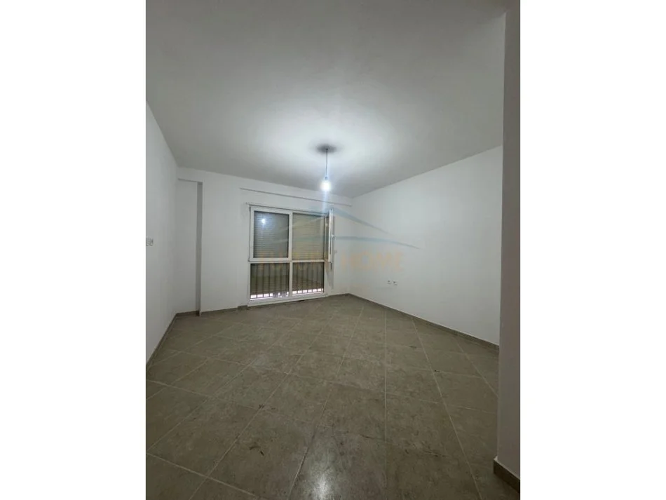 Tirane, shitet apartament 2+1+Ballkon Kati 3, 119 m² 200.000 € (Selite ,Rezidenca Euro 3D)
