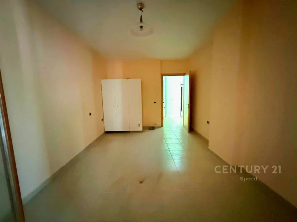 Tirane, shitet apartament 1+1 Kati 1, 79 m² 91.000 € (Prane Freskut)