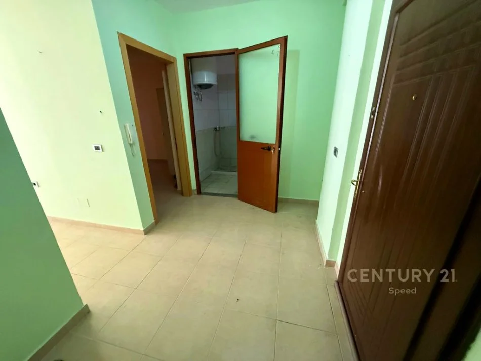 Tirane, shitet apartament 1+1 Kati 1, 79 m² 91.000 € (Prane Freskut)