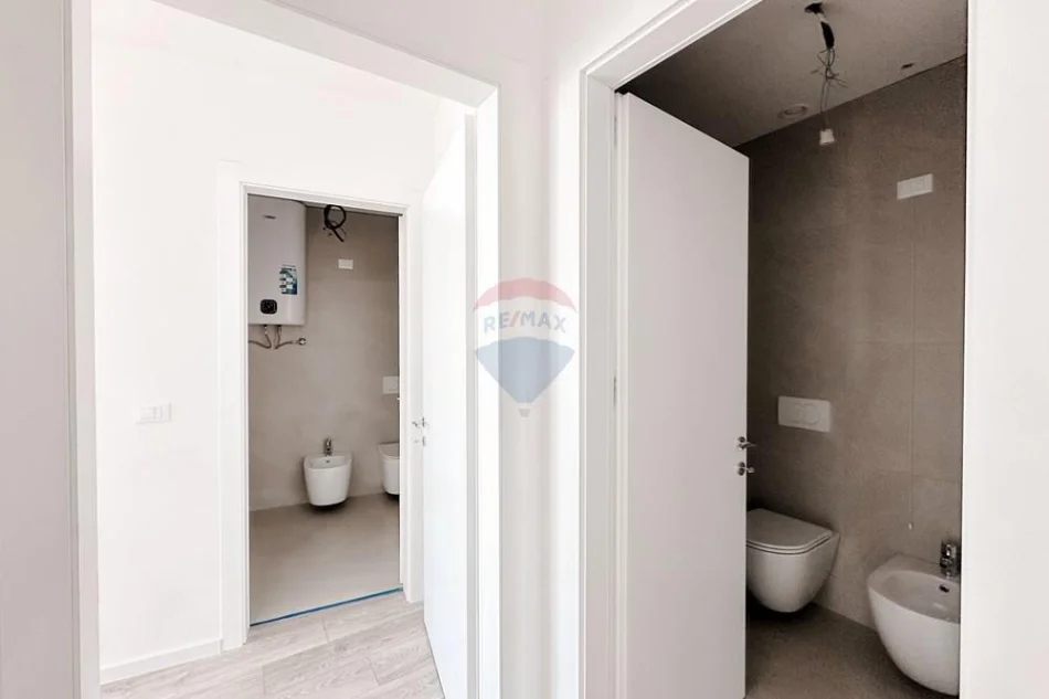 Tirane, jepet me qera , 130 m² 1.400 € (Lake View)