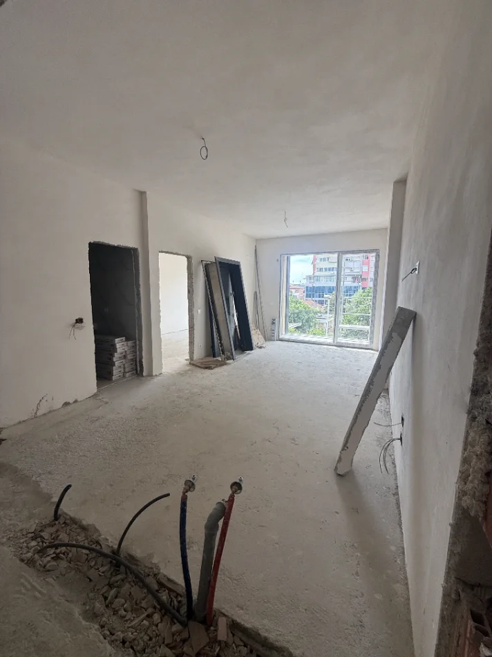 Tirane, shitet apartament 1+1+Ballkon Kati 1, 79 m² 150.000 € (Rruga Beniamin Kruta)
