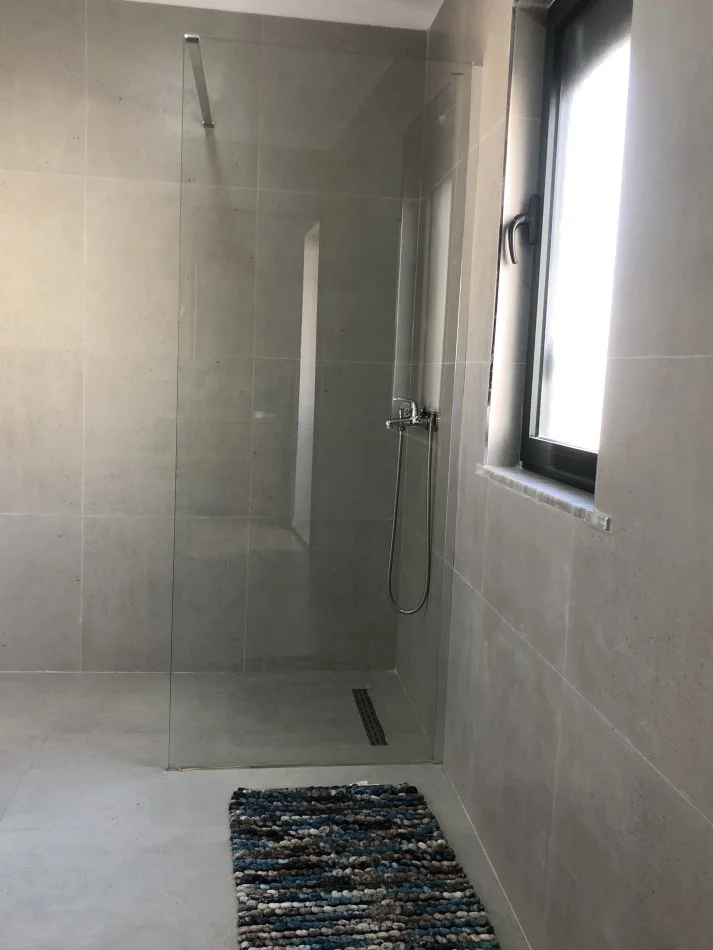 Tirane,  apartament+verande |   120 m² 690 €Rruga Tafaj)