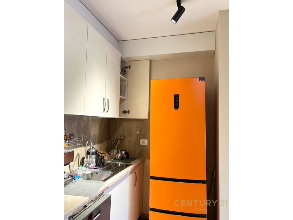 Tirane, jepet me qera apartament 2+1 Kati 9, 90 m² 750 € 