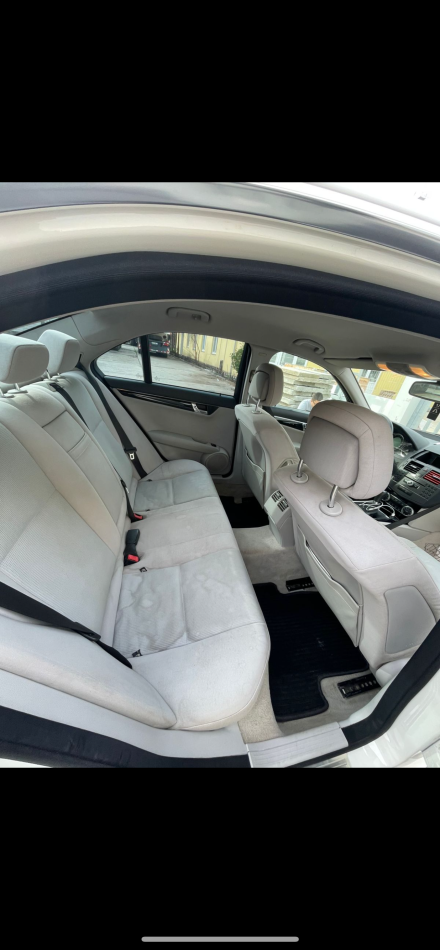 Tirane, shitet makine MERCEDES BENZ C CLASS W204 2010 Nafte, e bardhë manuale Klima 215 km 6.500 €