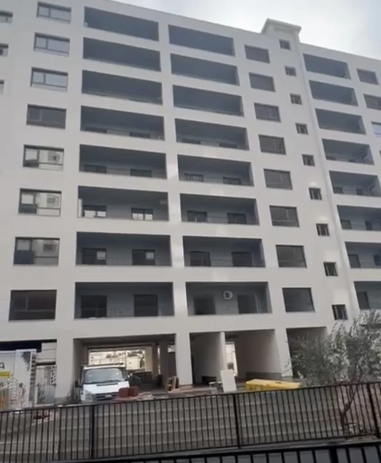 Tirane, shitet apartament 2+1 Kati 5, 110 m² 75.000 € (Rruga Teuta)