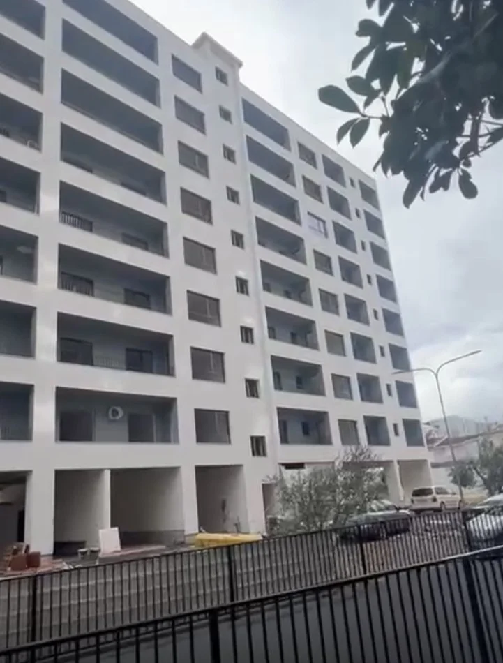 Tirane, shitet 2+1 Kati 4, 94 m² 64.000 € (Rruga Teuta)