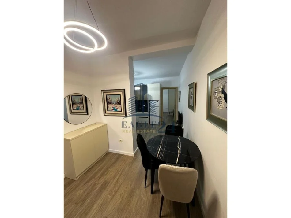 Tirane, jepet me qera apartament 1+1 Kati 1, 50 m² 500 € (Zogu zi)