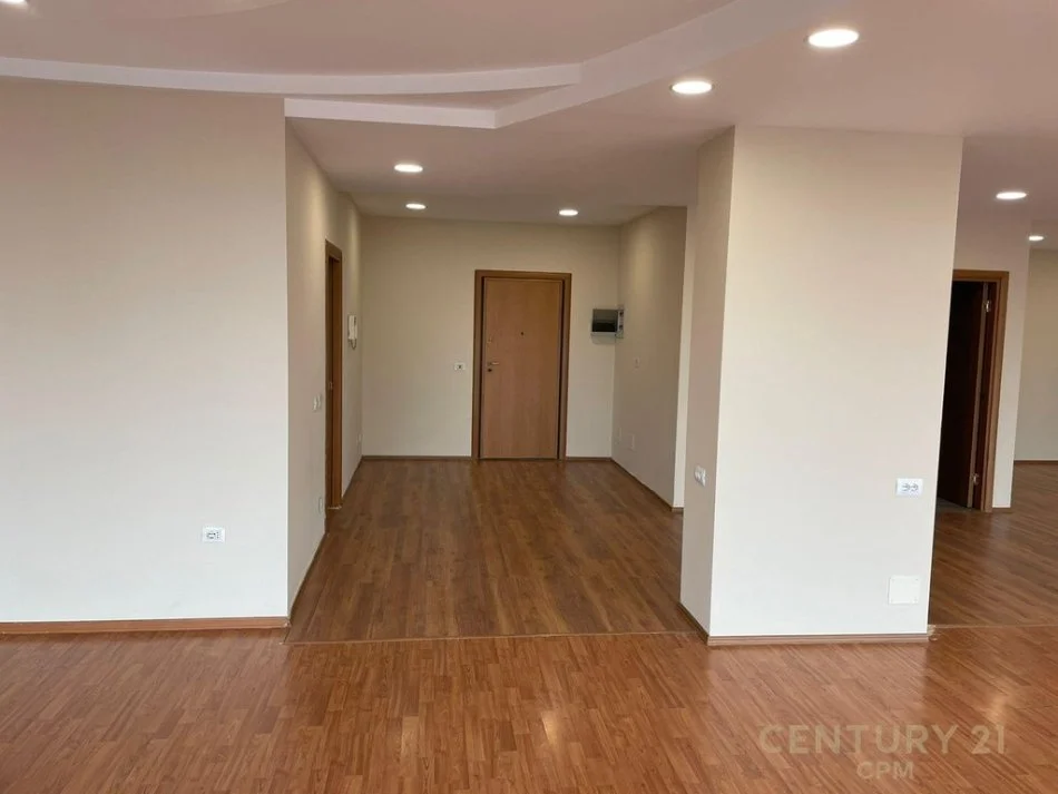 Tirane, jepet me qera Kati 4, 198 m² 3.500 € 