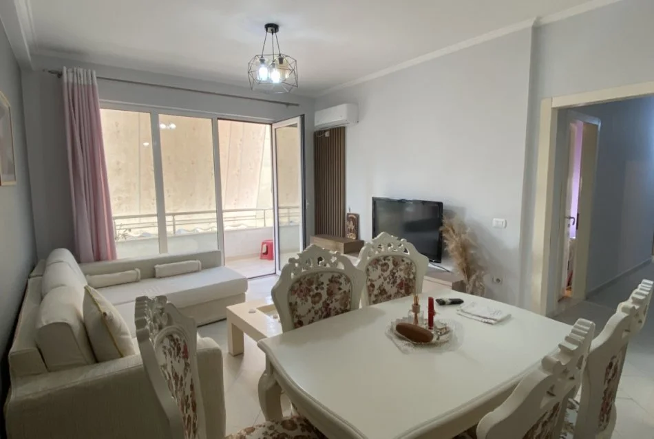 Tirane, jepet me qera apartament 2+1 Kati 3, 86 m² 500 € (Rruga Bill Klinton)