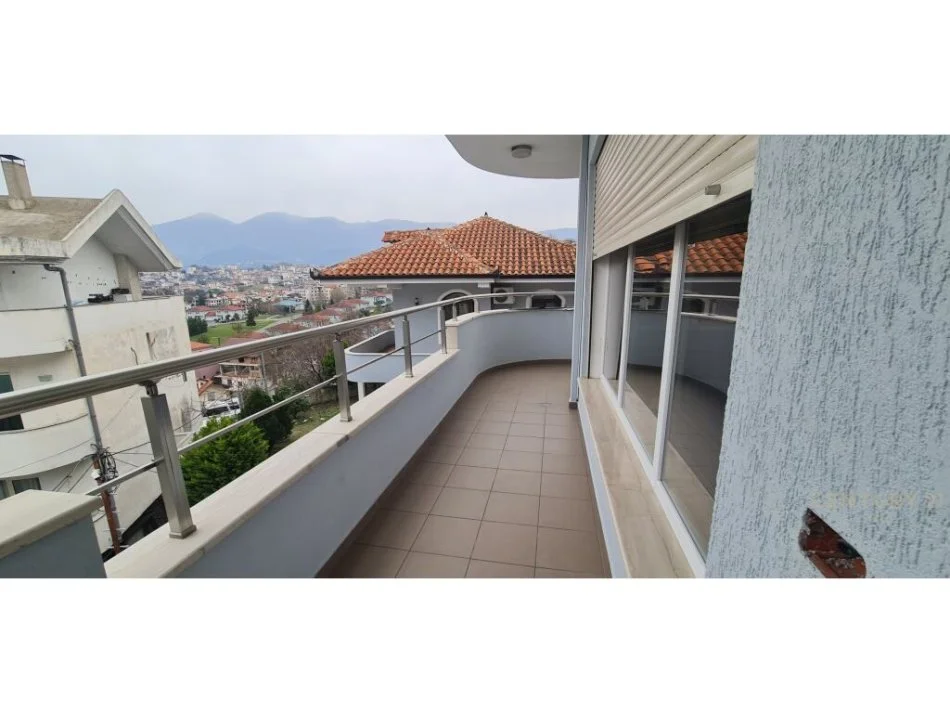 Tirane, jepet me qera Vile 1+1 Kati 3, 60 m² 450 € (Rruga e elbasanit)