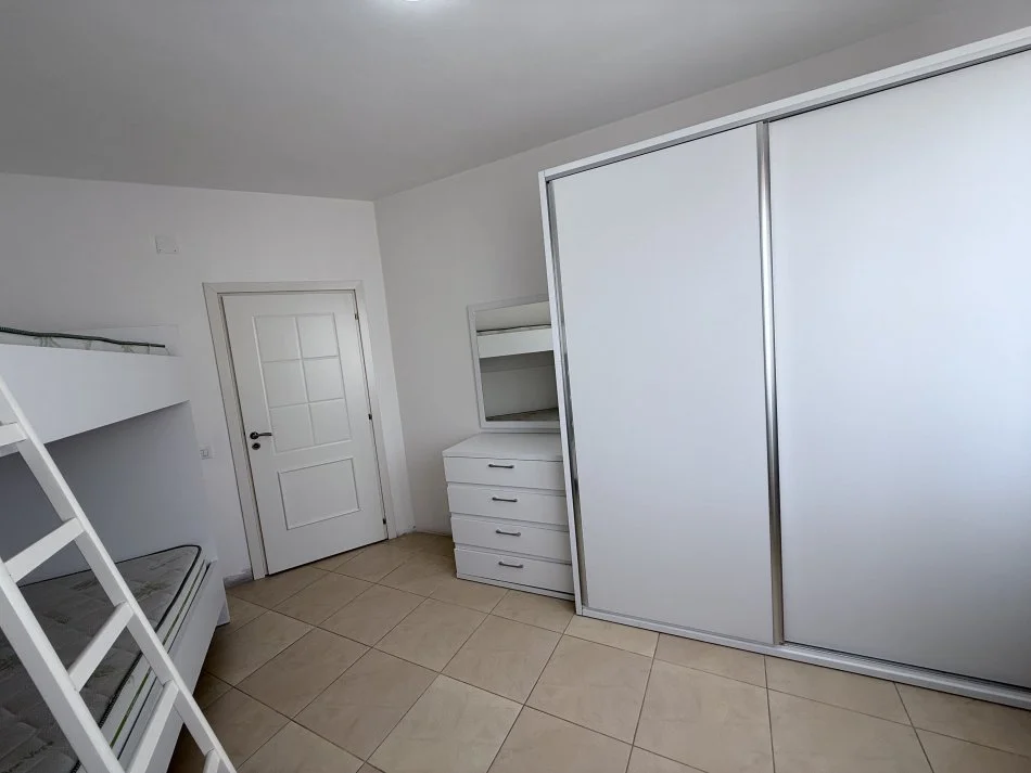 Tirane, jepet me qera apartament 2+1+Ballkon Kati 4, 106 m² 500 € (Sokrat Miho)