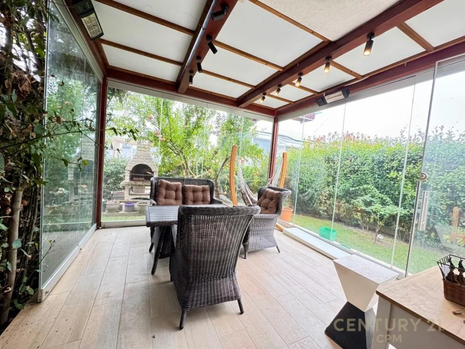 Tirane, jepet me qera Vile 3 Katshe Kati 3, 320 m² 2.500 € 