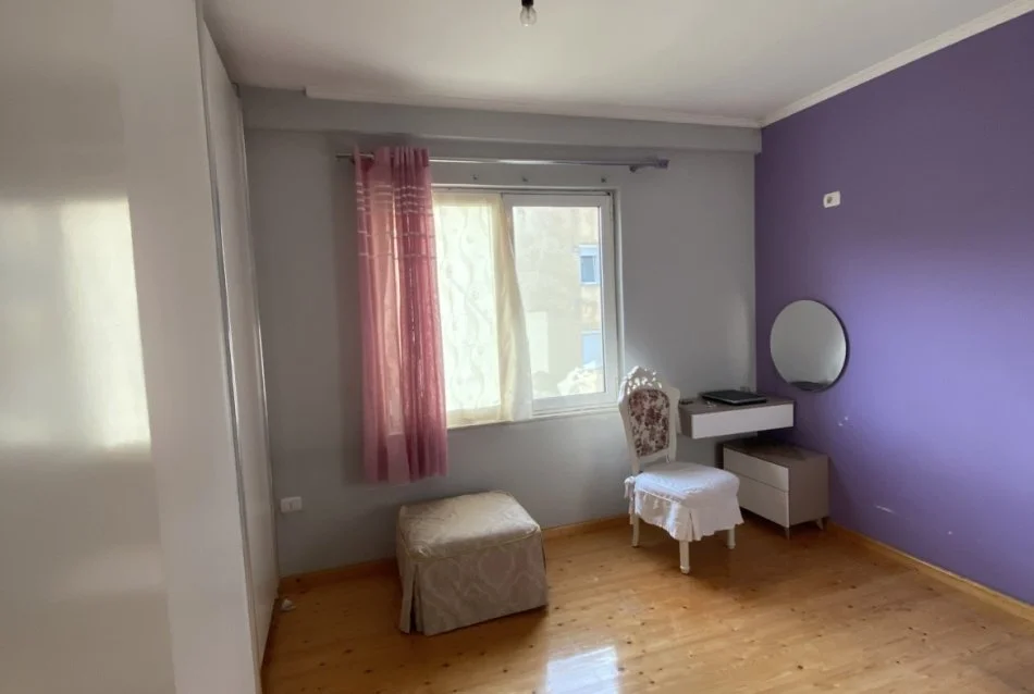 Tirane, jepet me qera apartament 2+1 Kati 3, 86 m² 500 € (Rruga Bill Klinton)