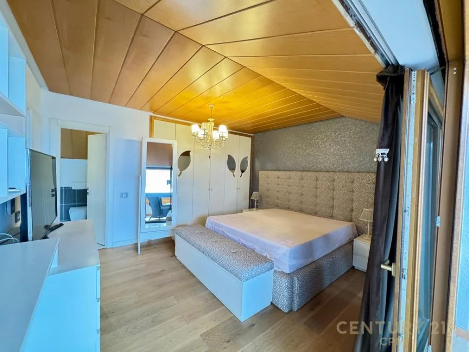 Tirane, jepet me qera Vile 3 Katshe Kati 3, 320 m² 2.500 € 