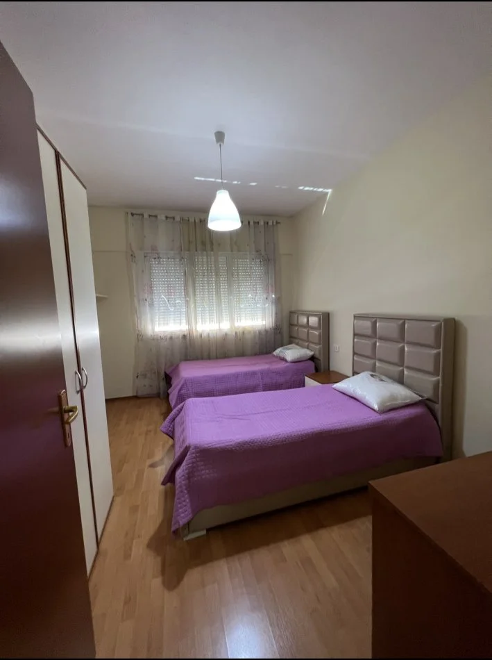 jepet me qera apartament 2+1+Ballkon, , 100 m² 650 € (Komuna parisit)