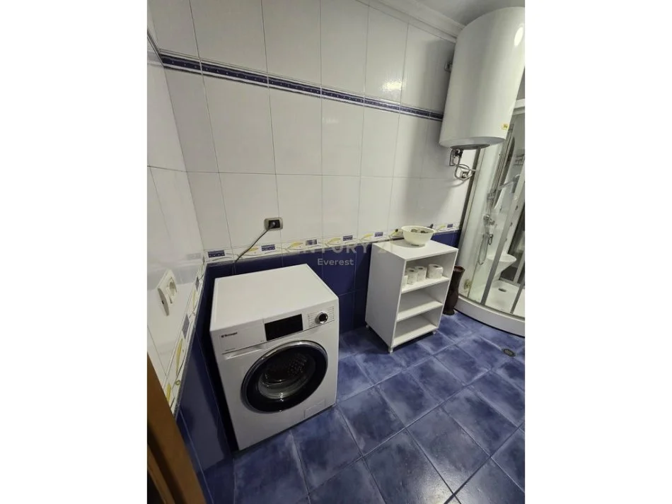 Tirane, jepet me qera apartament 1+1 Kati 4, 69 m² 600 € 