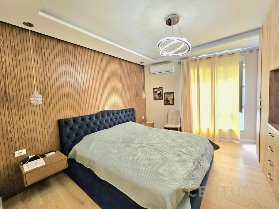 jepet me qera apartament Kati 6, 95 m² 800 €